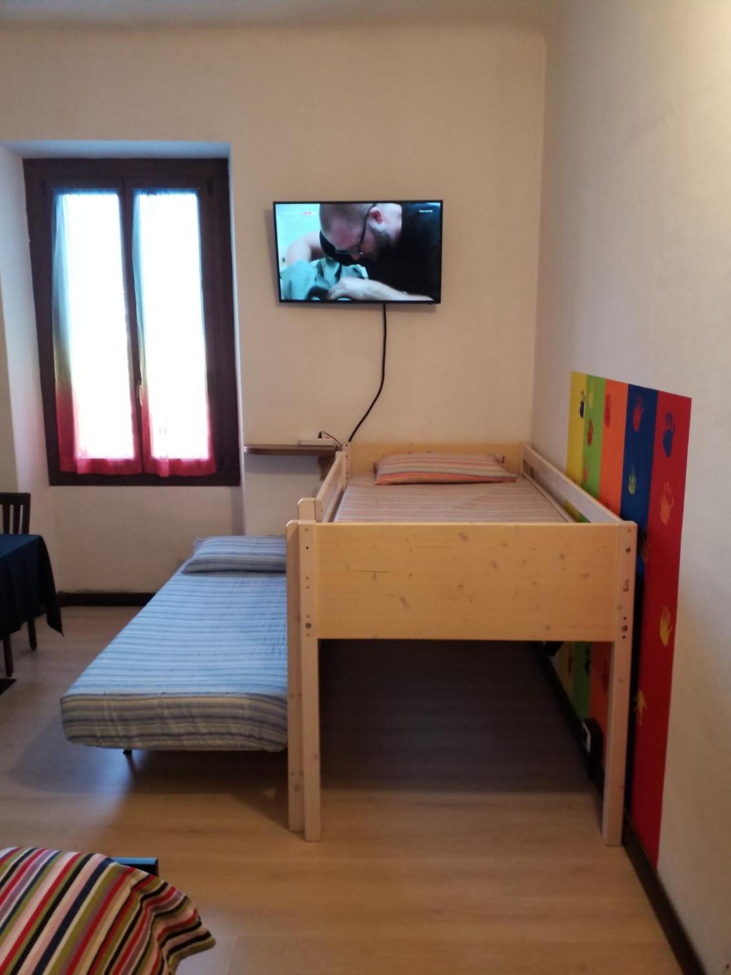 Casa Nunzia Acomodação com café da manhã Domodossola Exterior foto